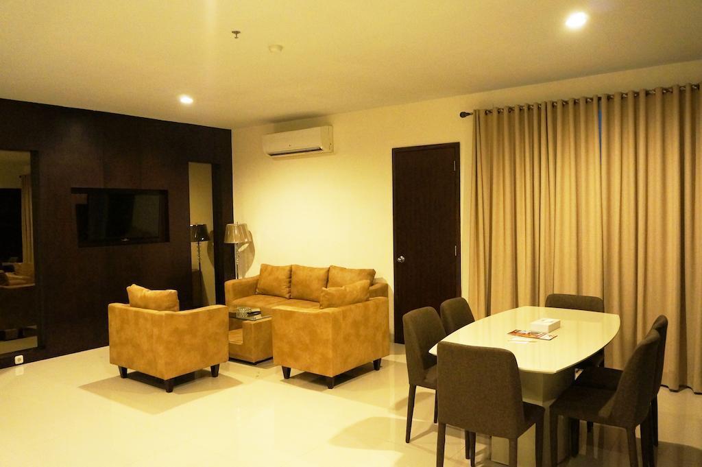 Ameera Hotel Pekanbaru Eksteriør billede