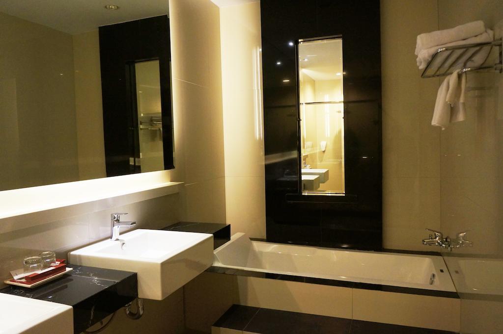 Ameera Hotel Pekanbaru Eksteriør billede