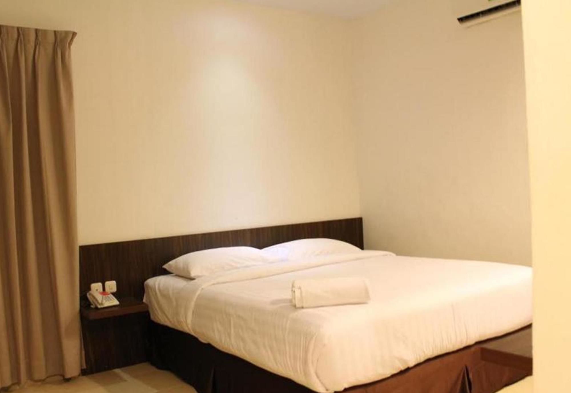 Ameera Hotel Pekanbaru Eksteriør billede